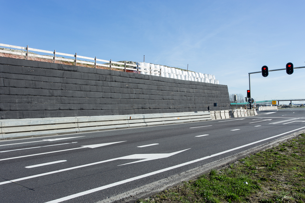 Westfrisiaweg N23 Zwaag gewapende grondconstructie